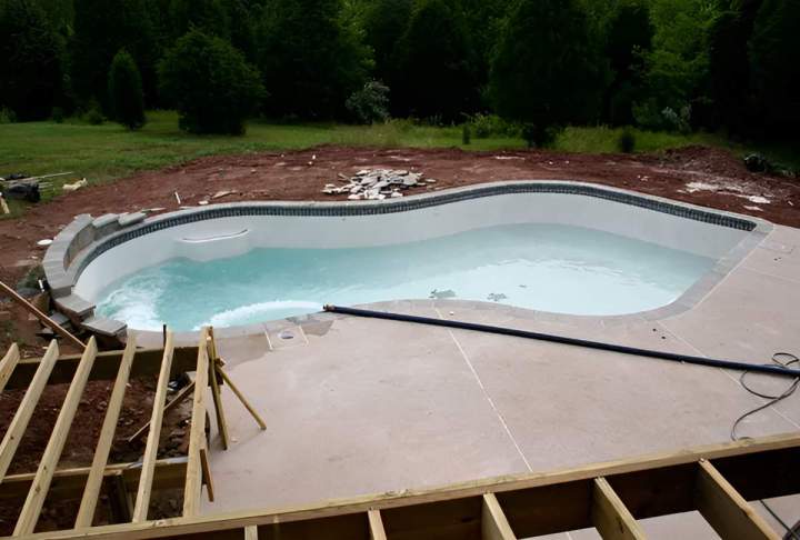 Piscine creusée à Rive-Sud